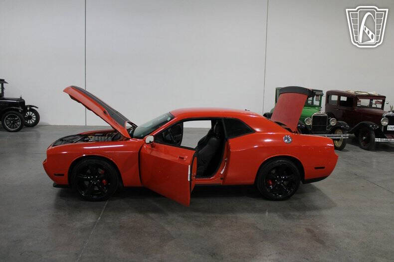 2009 Dodge Challenger SRT8
