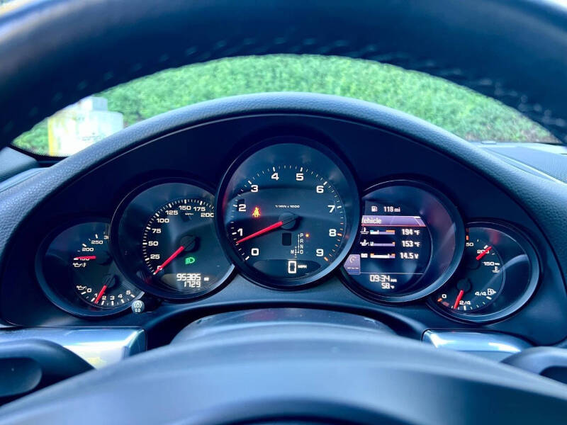 2013 Porsche 911 Carrera