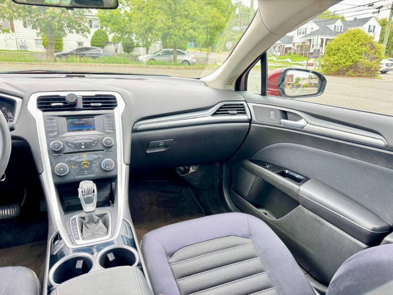 2014 Ford Fusion SE