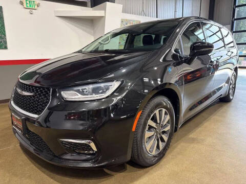 2024 Chrysler Pacifica Plug-In Hybrid Select
