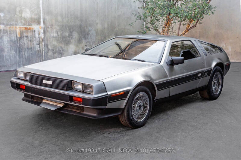 1982 DeLorean DMC-12