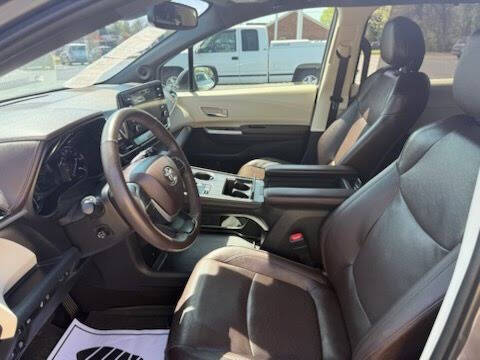 2021 Toyota Sienna Platinum 7-Passenger