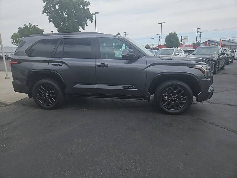 2024 Toyota Sequoia Platinum