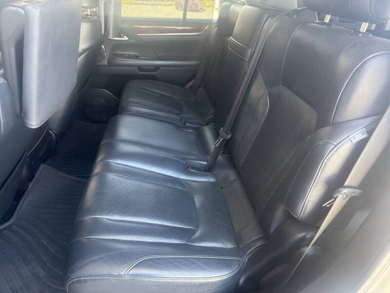 2016 Lexus LX 570