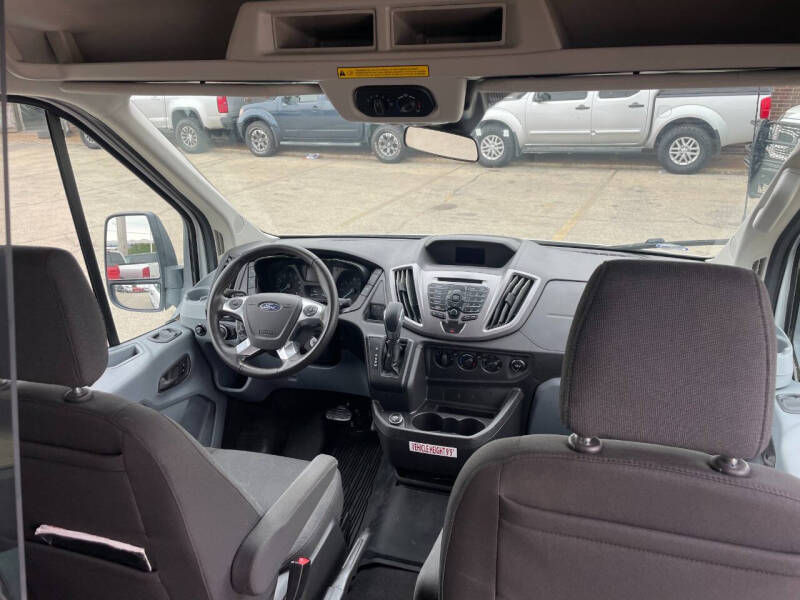 2019 Ford Transit 150 XLT
