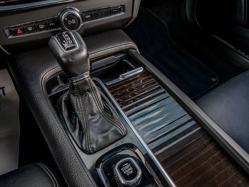 2018 Volvo S90 T5 Momentum