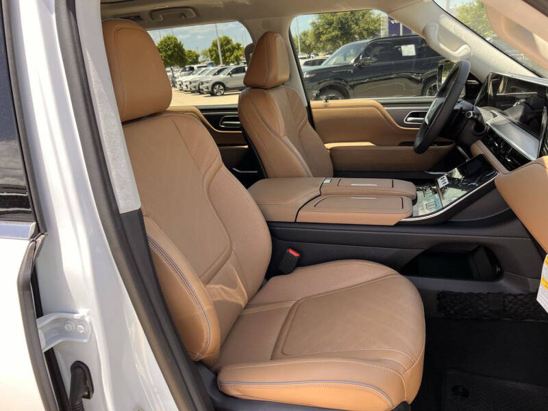 2026 Infiniti QX80 Luxe
