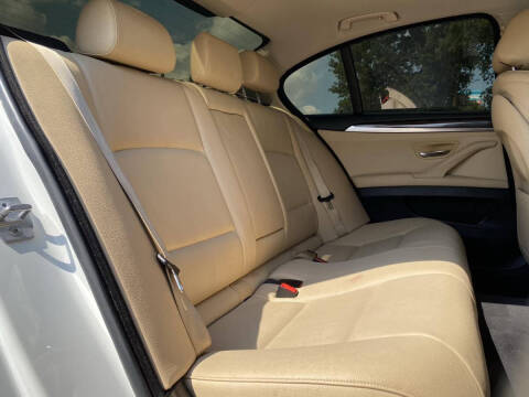 2016 BMW 5 Series 528i