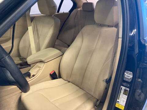 2014 BMW 3 Series 320i