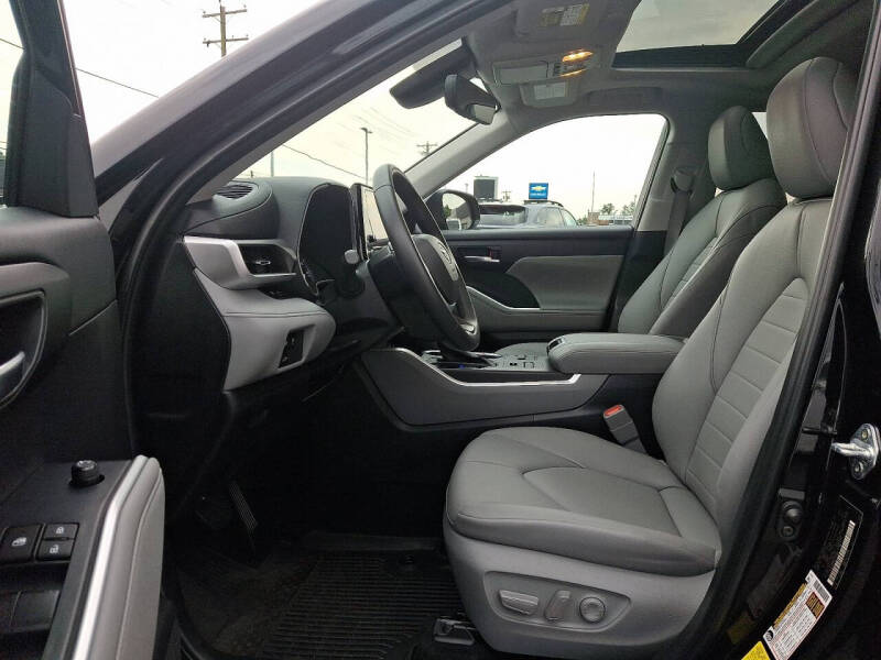 2023 Toyota Highlander XLE