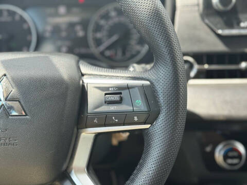 2022 Mitsubishi Outlander SE