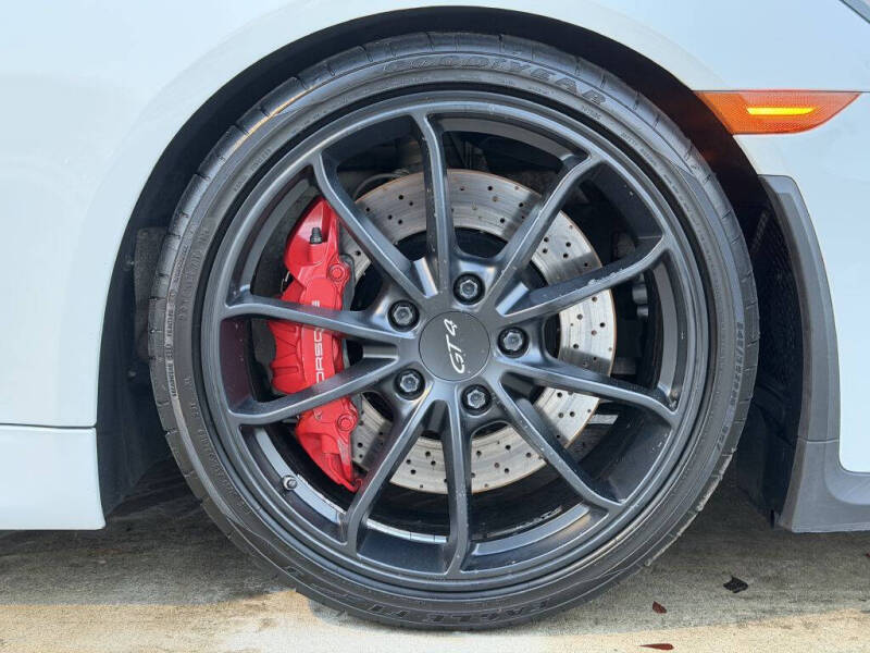 2016 Porsche Cayman GT4