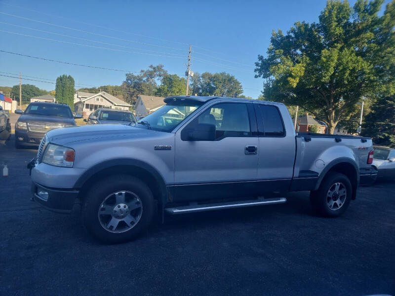 2004 Ford F-150 for sale at RIVERSIDE AUTO SALES in Sioux City IA