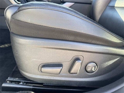 2020 Kia Cadenza Technology