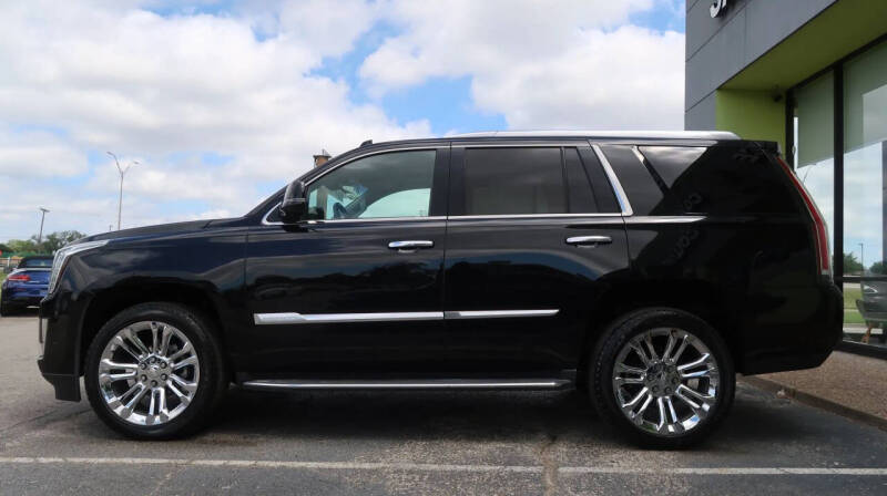 2018 Cadillac Escalade Luxury