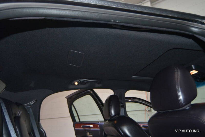 2005 Lincoln Town Car Signature Limited