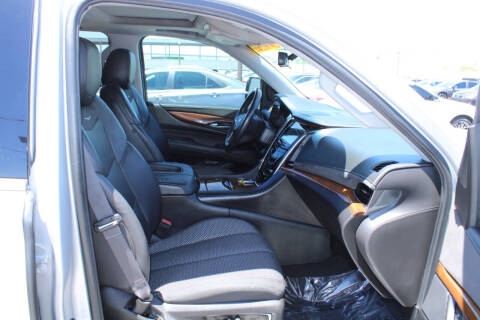 2017 Cadillac Escalade ESV Luxury
