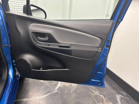 2016 Toyota Yaris 5-Door SE