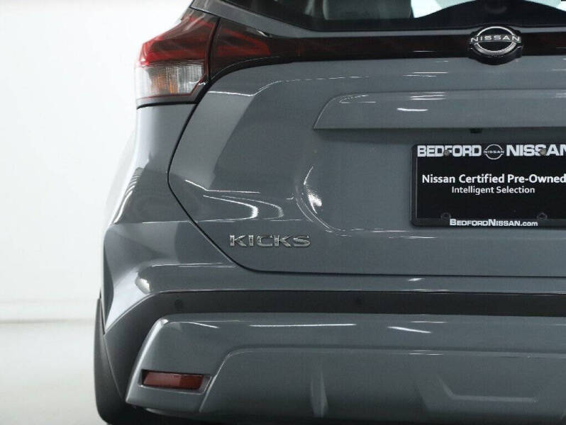 2023 Nissan Kicks SR