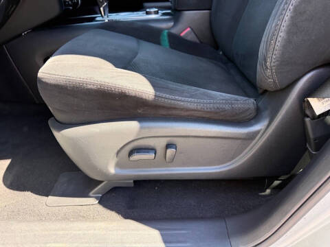 2016 Nissan Pathfinder SV