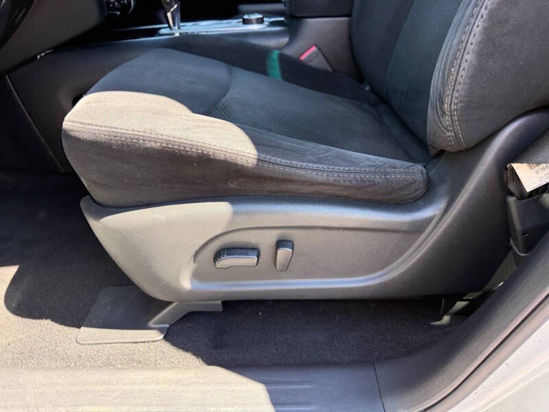 2016 Nissan Pathfinder SV