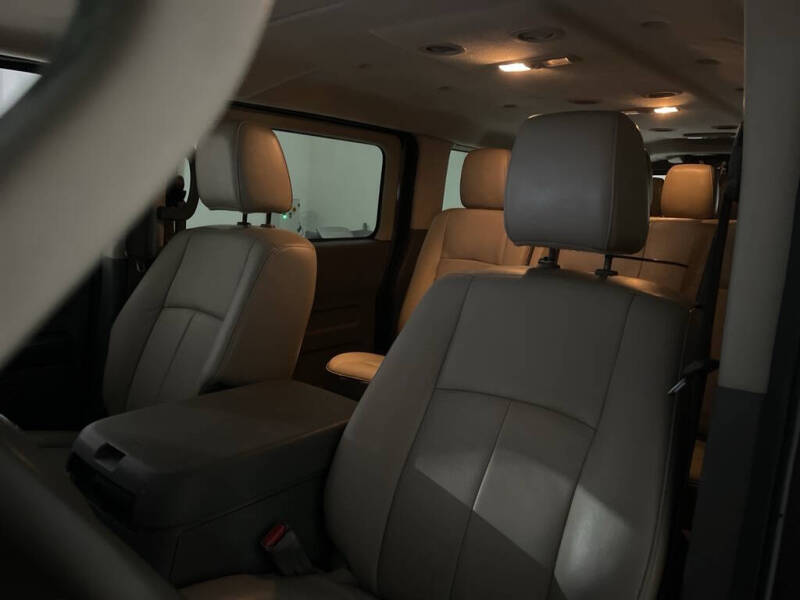 2014 Nissan NV 3500 HD SL