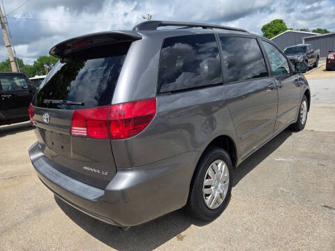 2005 Toyota Sienna LE 7 Passenger