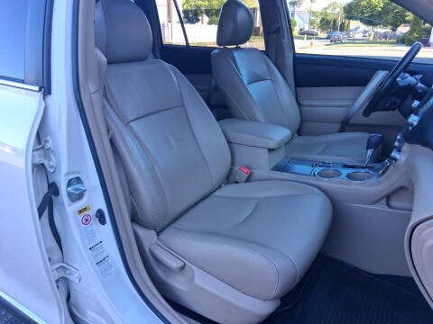 2012 Toyota Highlander SE