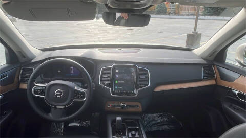 2025 Volvo XC90 B5 Plus Bright Theme