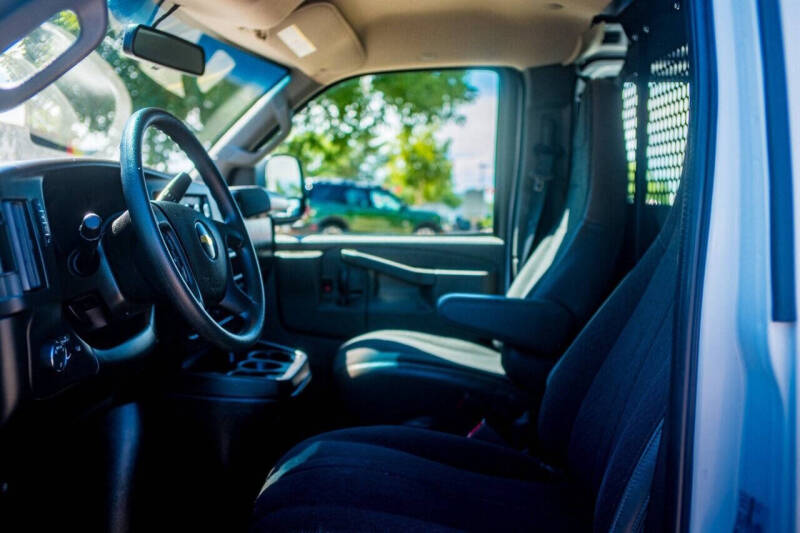 2022 Chevrolet Express 2500