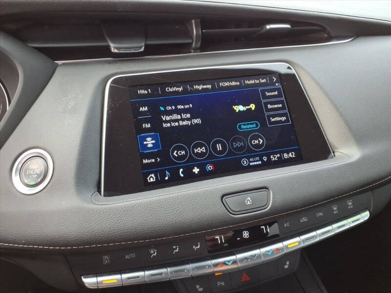2022 Cadillac XT4 Premium Luxury