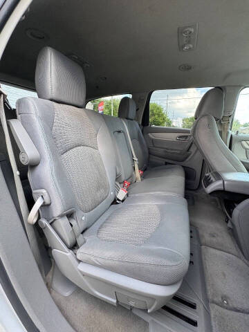 2017 Chevrolet Traverse LS