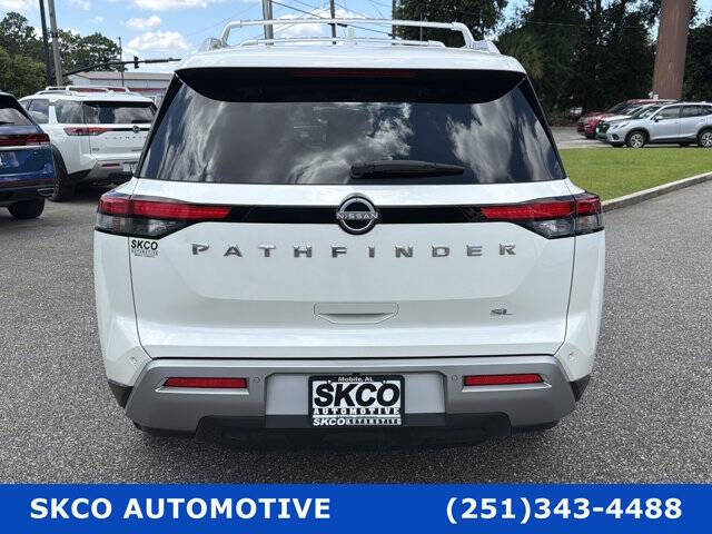 2023 Nissan Pathfinder SL
