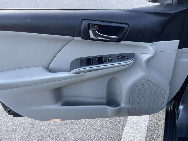 2014 Toyota Camry Hybrid XLE