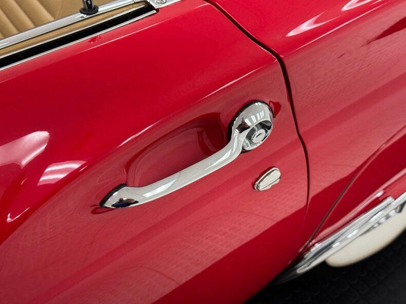 1957 Ford Thunderbird