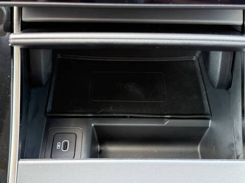 2025 Land Rover Range Rover Evoque P250 Dynamic SE