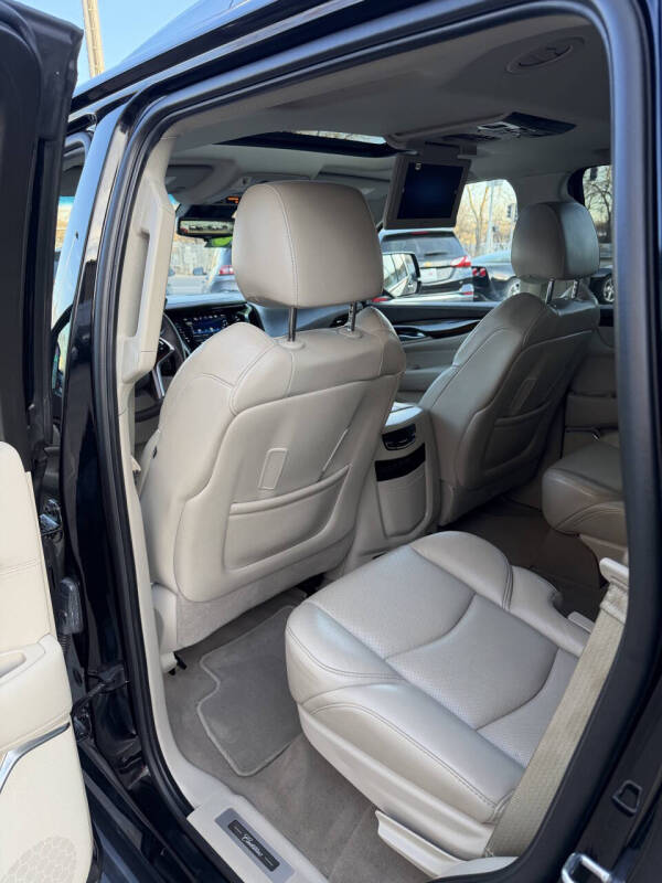 2017 Cadillac Escalade Luxury