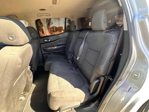 2017 GMC Acadia SLE-2