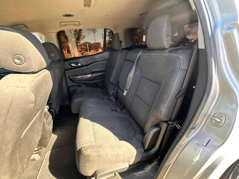 2017 GMC Acadia SLE-2