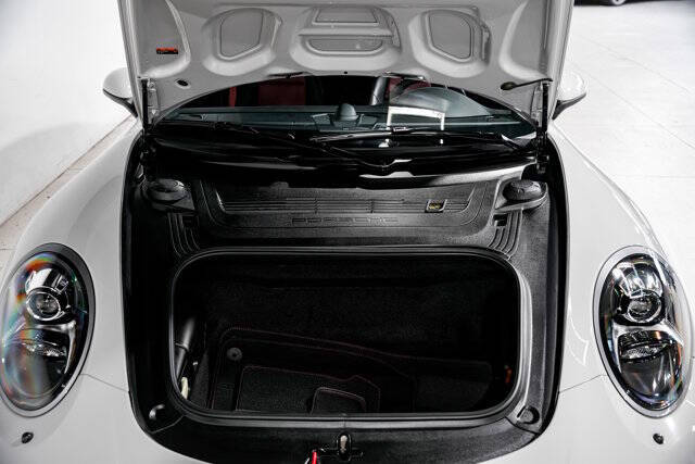 2018 Porsche 911 Carrera GTS