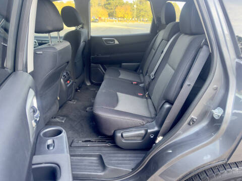 2017 Nissan Pathfinder SV