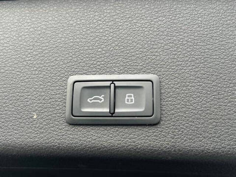 2021 Audi e-tron quattro Premium