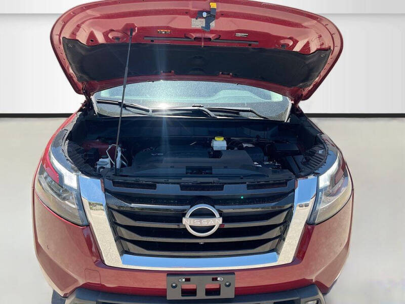 2022 Nissan Pathfinder SL
