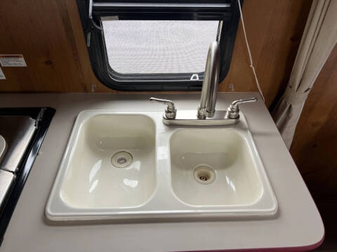 2018 Gulf Stream Coach, Inc 19RBS