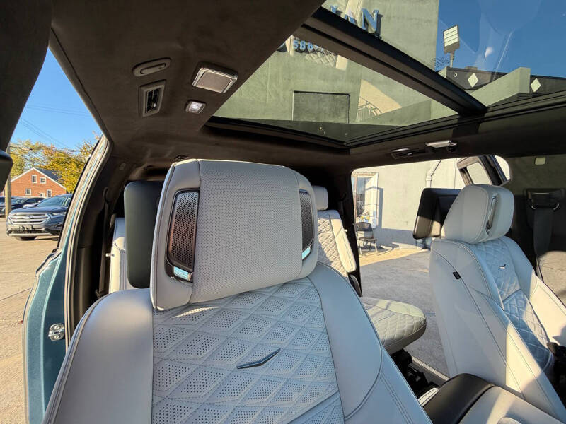 2026 Cadillac Escalade Platinum Sport