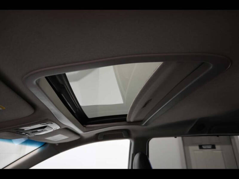 2013 Toyota Sienna SE 8-Passenger