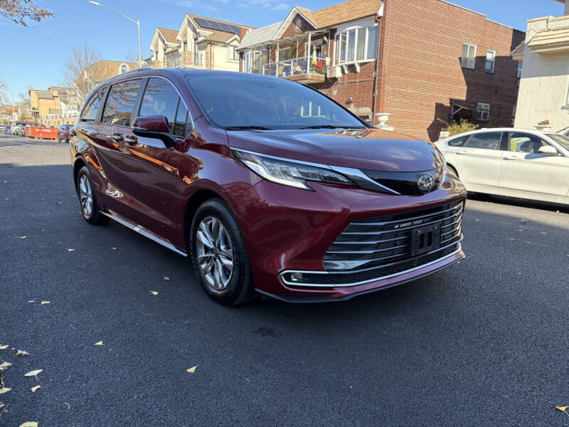 2022 Toyota Sienna Limited 7-Passenger