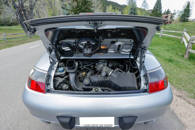 2001 Porsche 911 Carrera 4