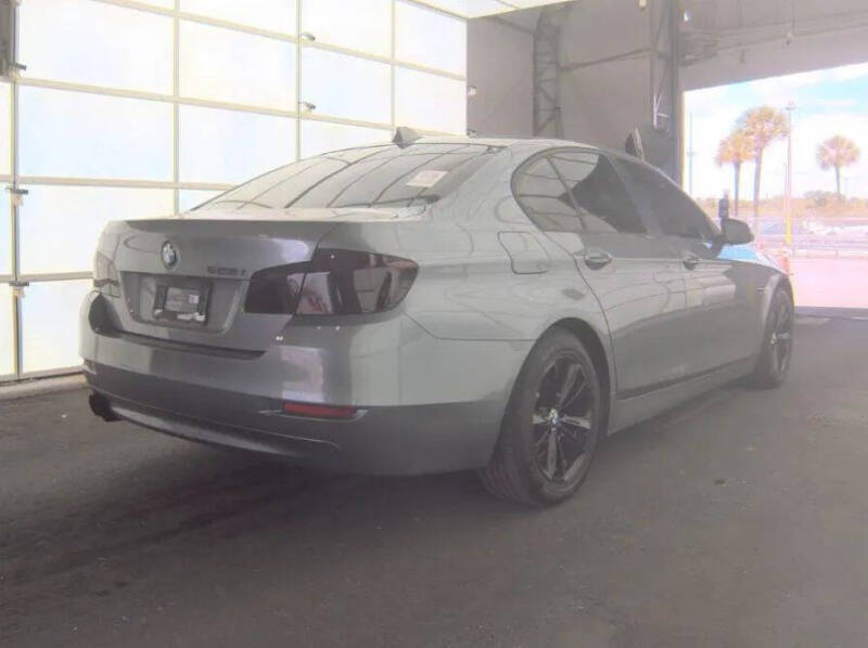 2016 BMW 5 Series 528i