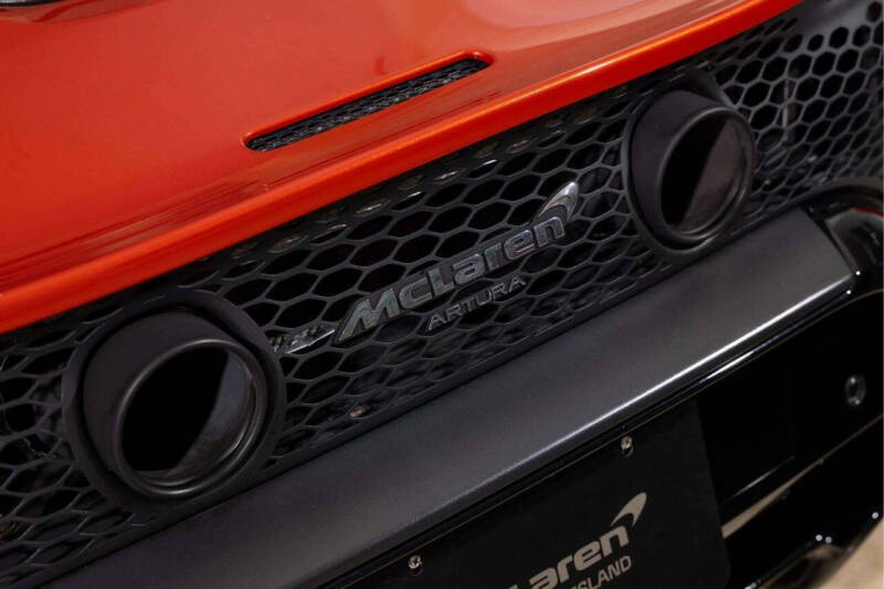 2023 McLaren Artura